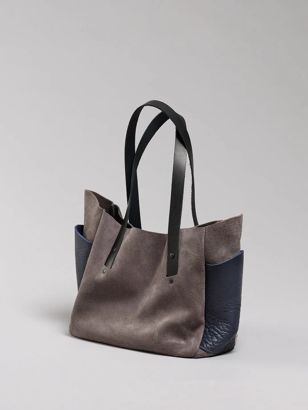 Brev MEDIUM carryall - Dark Chocolate & Black