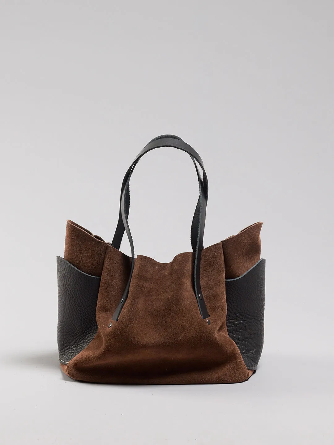 Brev MEDIUM carryall - Dark Chocolate & Black