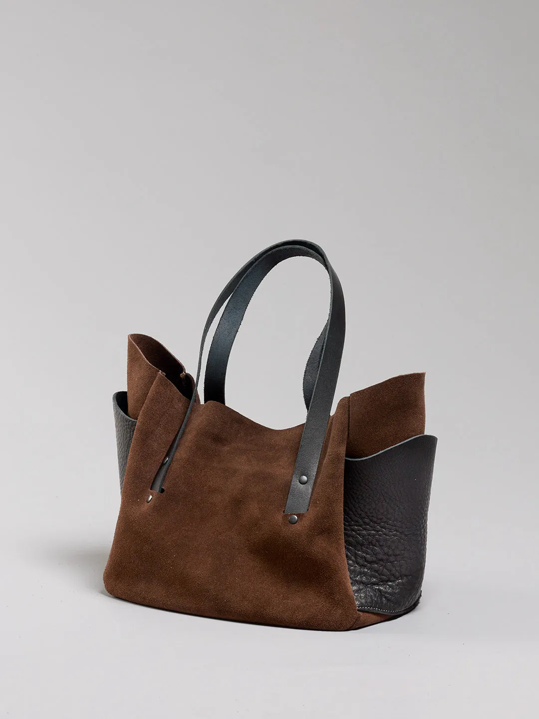 Brev MEDIUM carryall - Dark Chocolate & Black