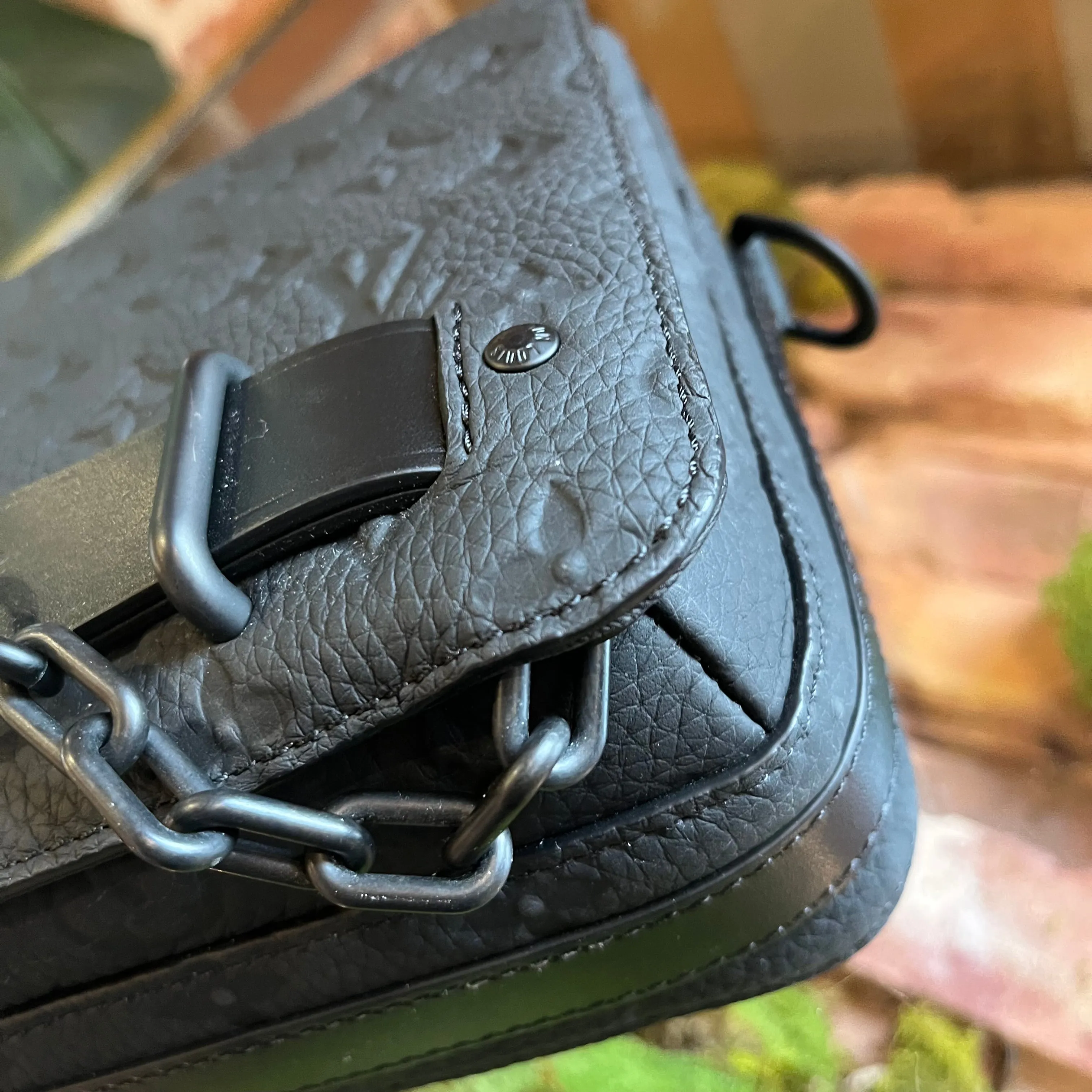 LOUIS VUITTON Steamer Black Taurillon Monogram Messenger