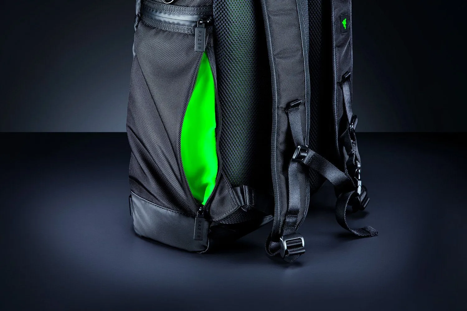 Razer Recon 15 Rolltop Backpack For Gamers