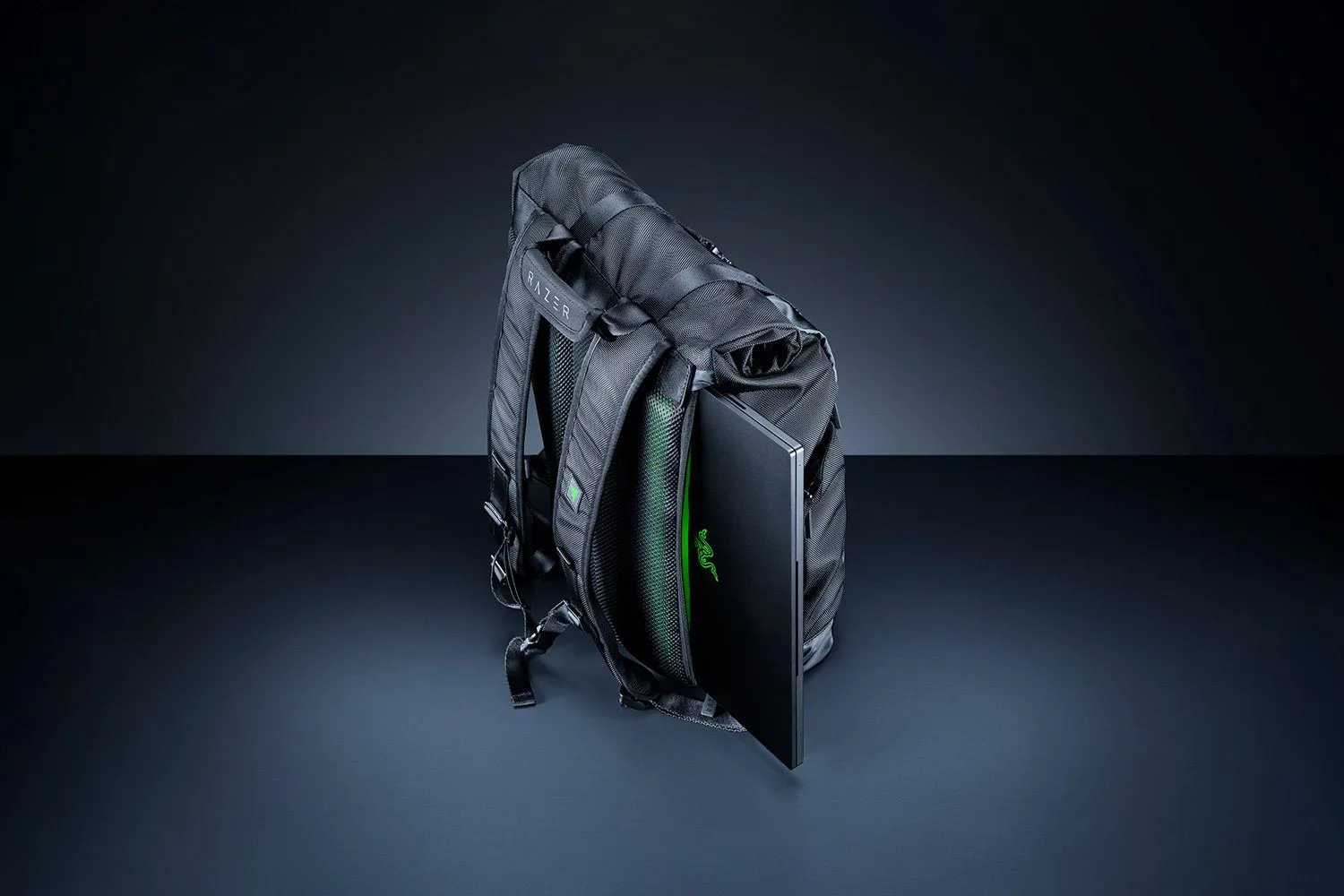 Razer Recon 15 Rolltop Backpack For Gamers