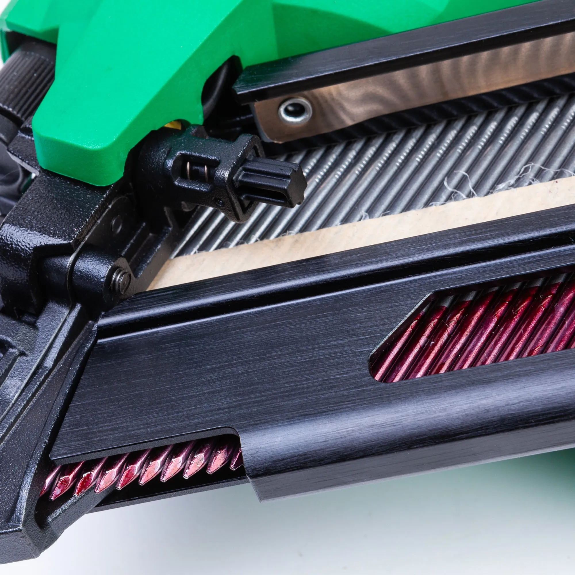 The all new HIKOKI 18V FRAMING NAILER Kit  1 x battery   Charger (Hikoki)