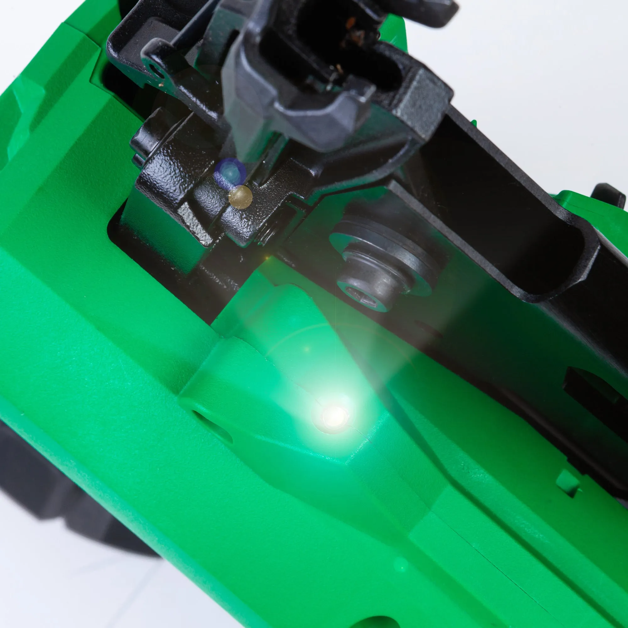 The all new HIKOKI 18V FRAMING NAILER Kit  1 x battery   Charger (Hikoki)
