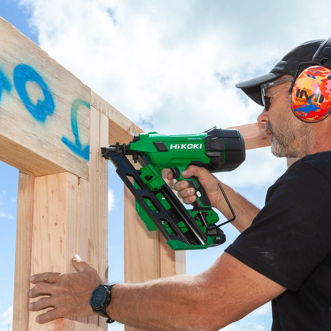 The all new HIKOKI 18V FRAMING NAILER Kit  1 x battery   Charger (Hikoki)